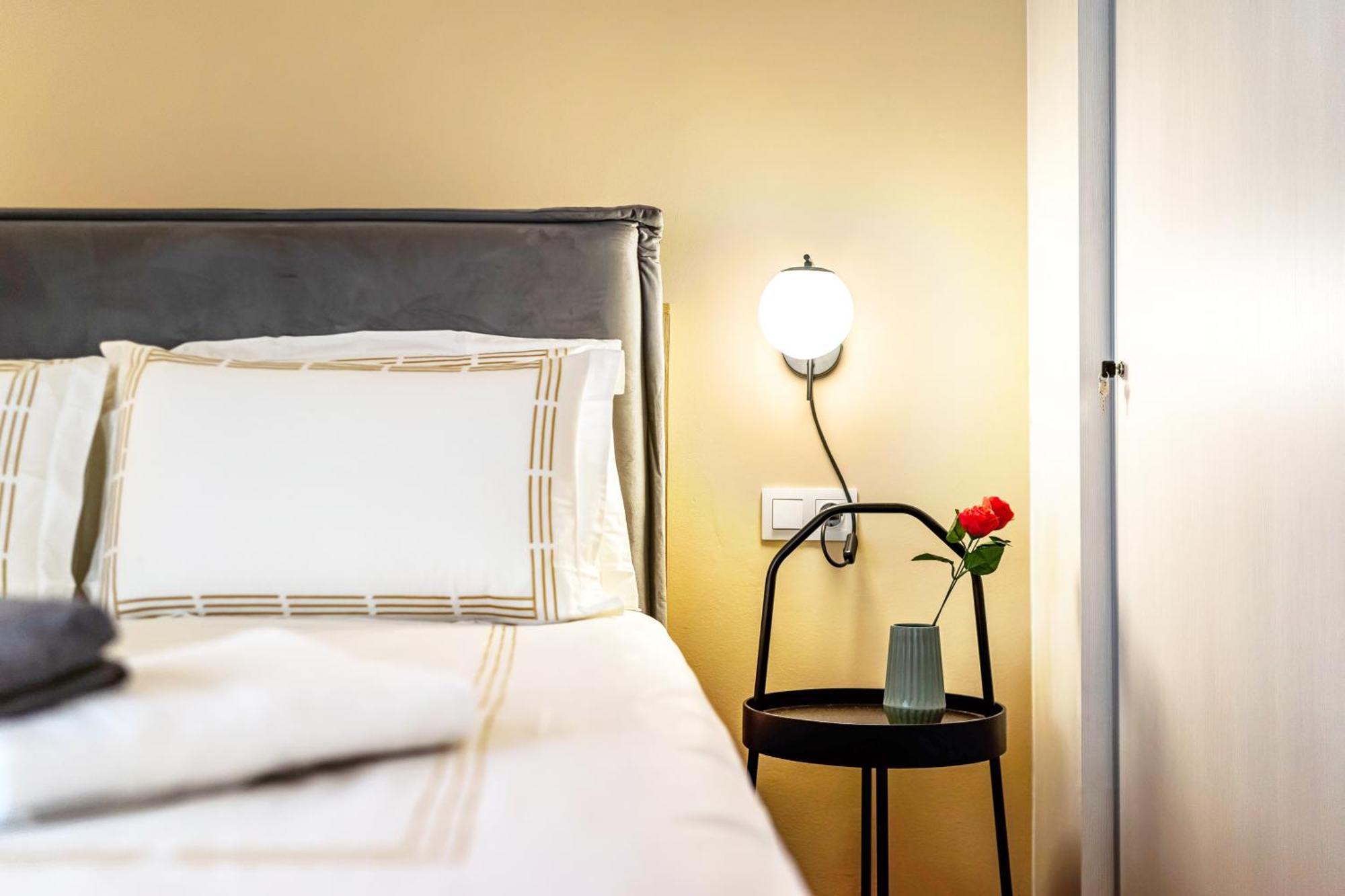 Oasis Athens - Boutique Suites מראה חיצוני תמונה